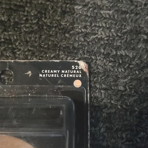 CoverGirl Creamy Natural Powder Foundation - Picture 2 of 3